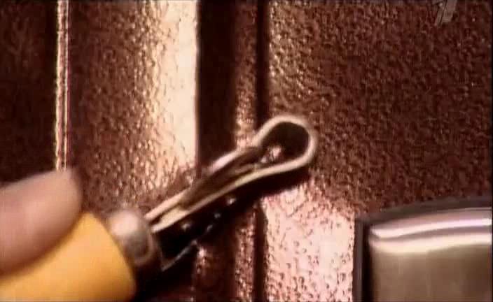 вскрытие китайской двери. вскрытие китайской металлической двери. вскрывают китайскую. китайская входная дверь вскрытие. вскрывают китайскую.